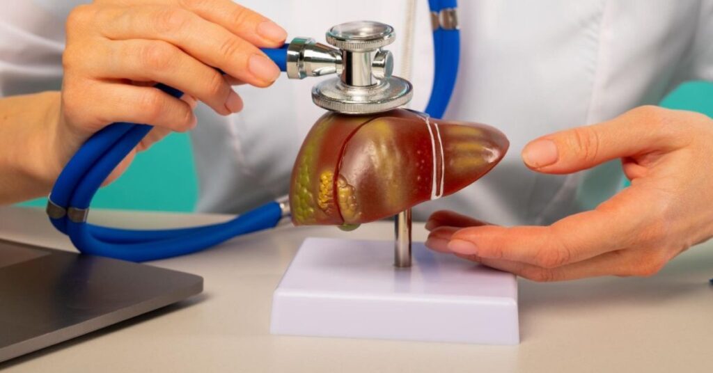 Facing Liver Problems or Fatigue? Here’s When to Seek Expert Care 